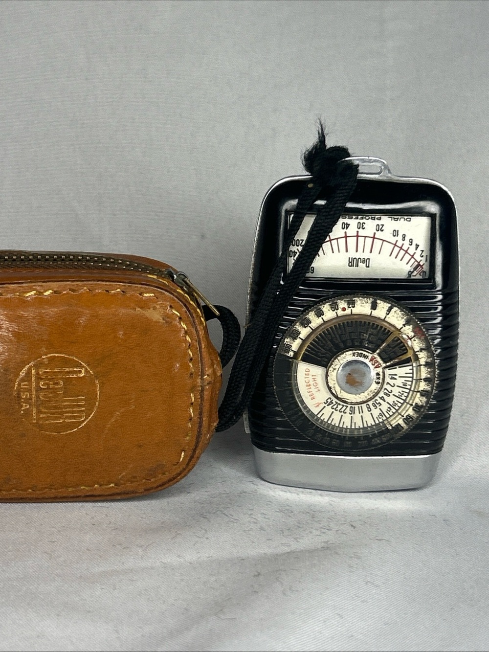 Vintage Light Meter with Brown Leather Case - Classic Black & Brown working look